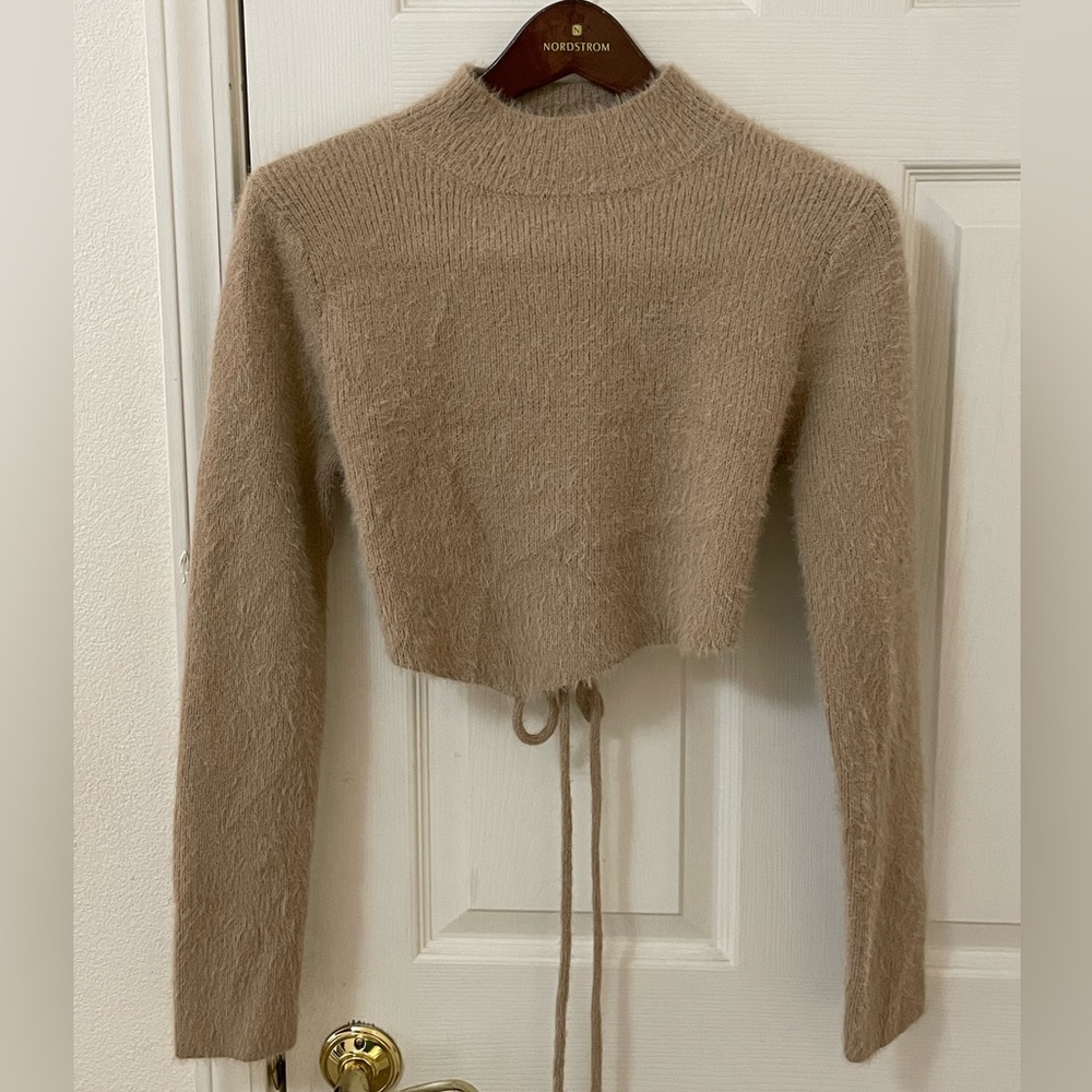 GORGEOUS TAN MOCK TURTLENECK W/ OPEN BACK